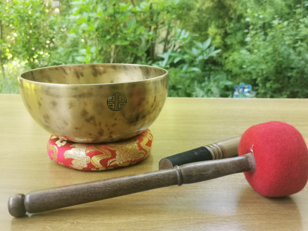 Moon Klangschale | 1,2–1,3 kg | 19–20 cm | handgeschmiedet & graviert | Nepal